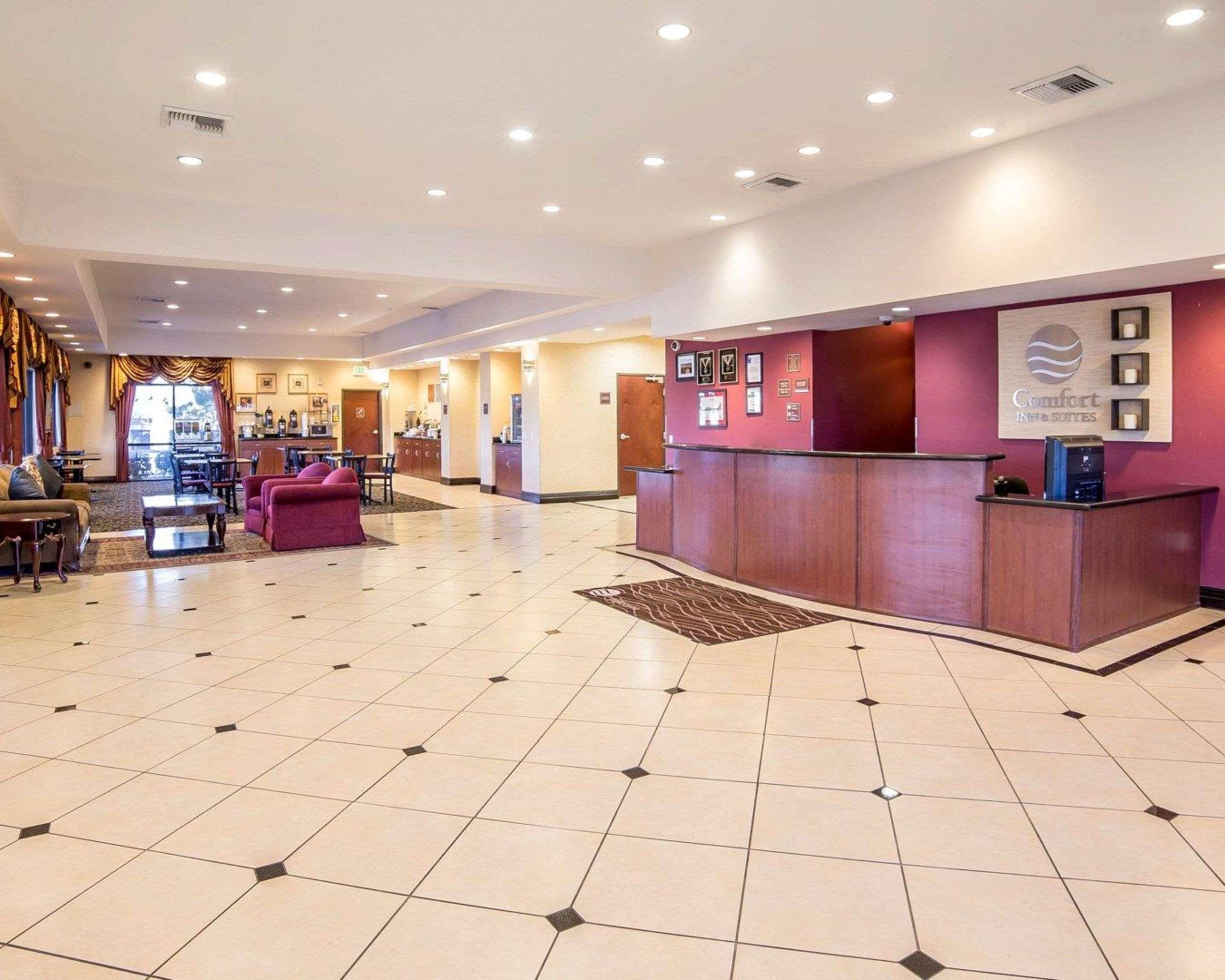 Comfort Inn & Suites Las Vegas - Nellis Exterior foto