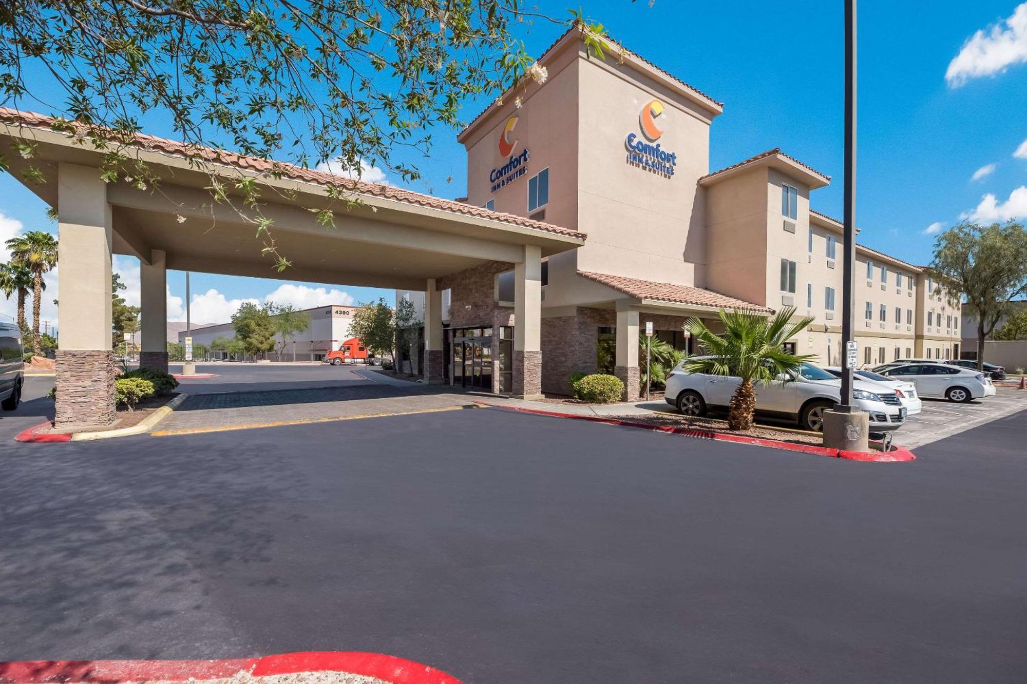 Comfort Inn & Suites Las Vegas - Nellis Exterior foto